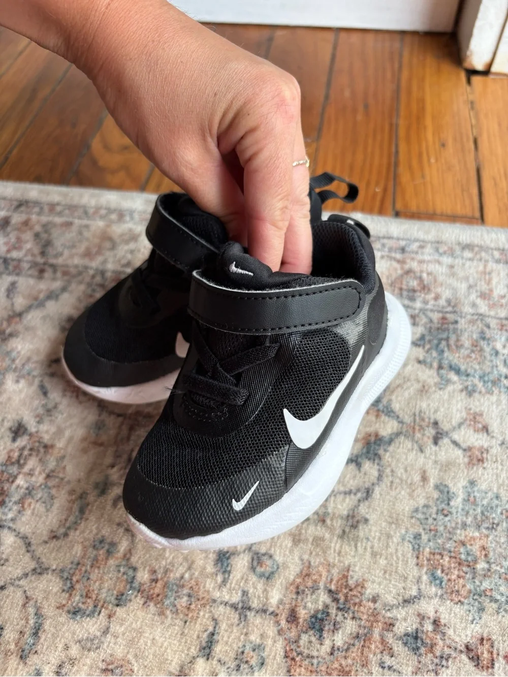 Kids 6C Black & White Nike Velcro Sneakers